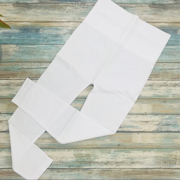 Diamond Band Capri Leggings - Picture 3 of 6